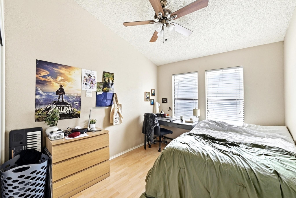2706 Salado St - Photo 12