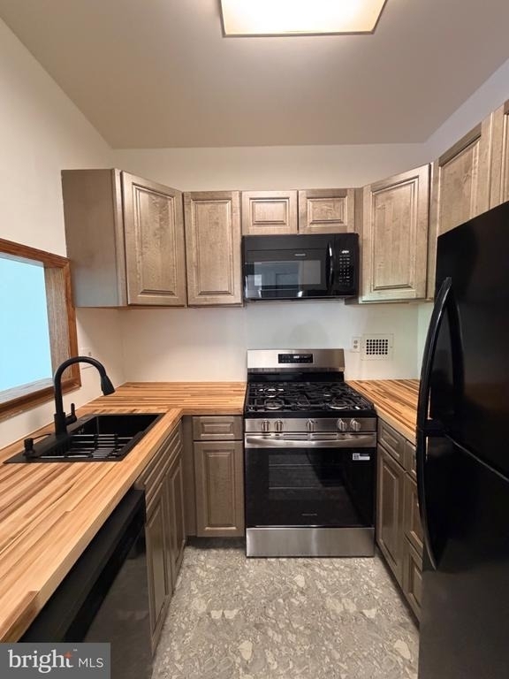 2939 Van Ness Street Nw - Photo 15