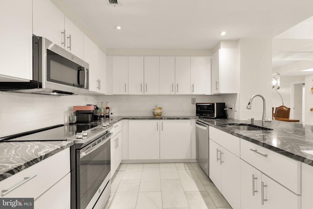 2301 N Street Nw - Photo 8