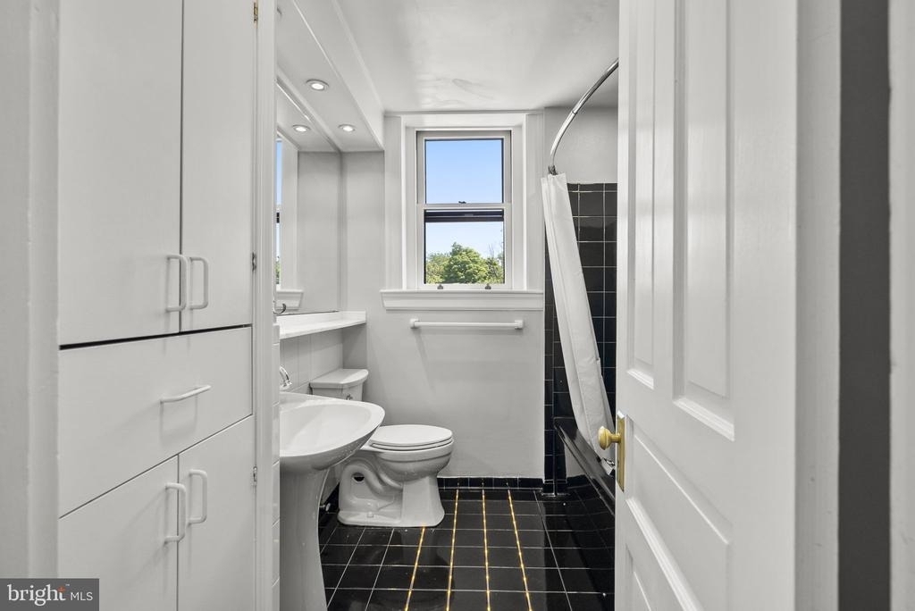 3014 Dent Place Nw - Photo 17