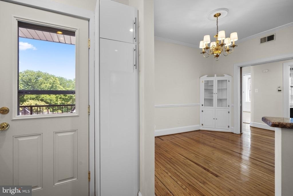 3014 Dent Place Nw - Photo 10