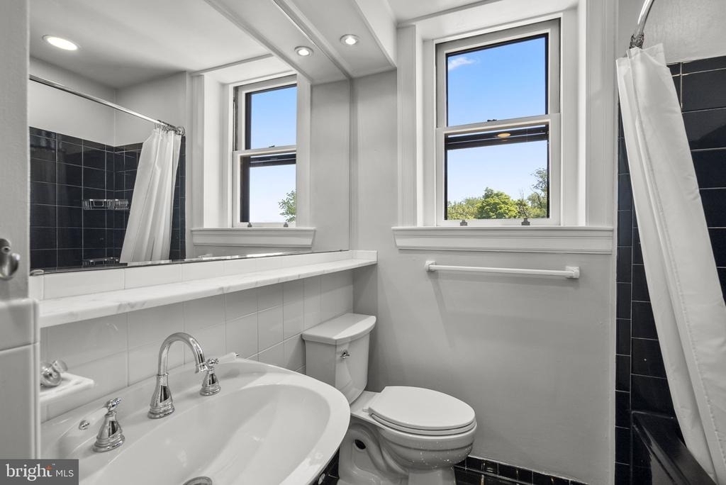 3014 Dent Place Nw - Photo 18