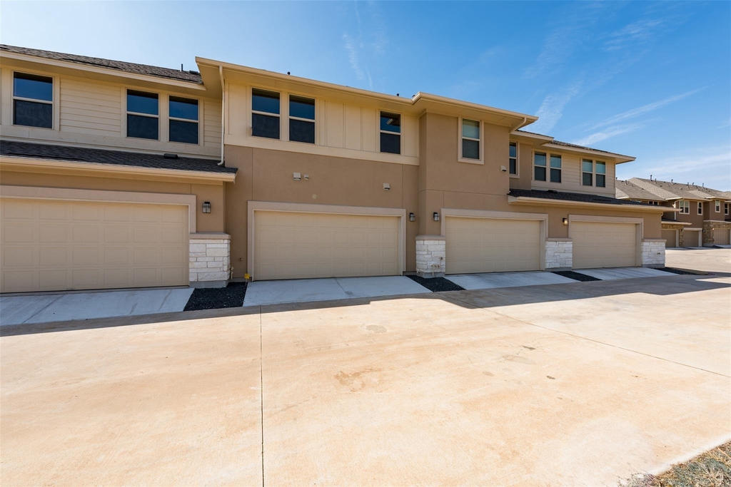 13800 Lyndhurst St - Photo 17