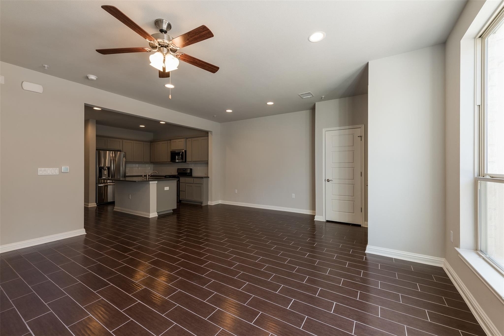 13800 Lyndhurst St - Photo 4