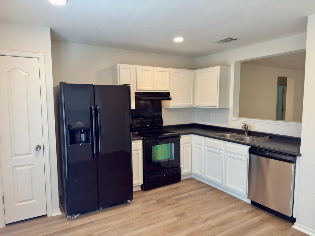 240 New Country Rd - Photo 2