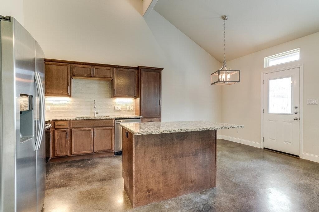 21501 Patton Ave - Photo 4