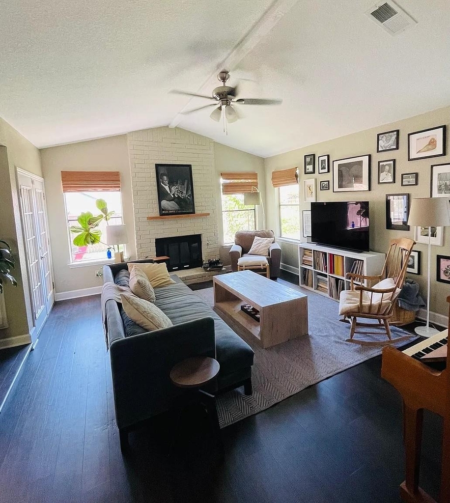 2503 Monarch Dr - Photo 2