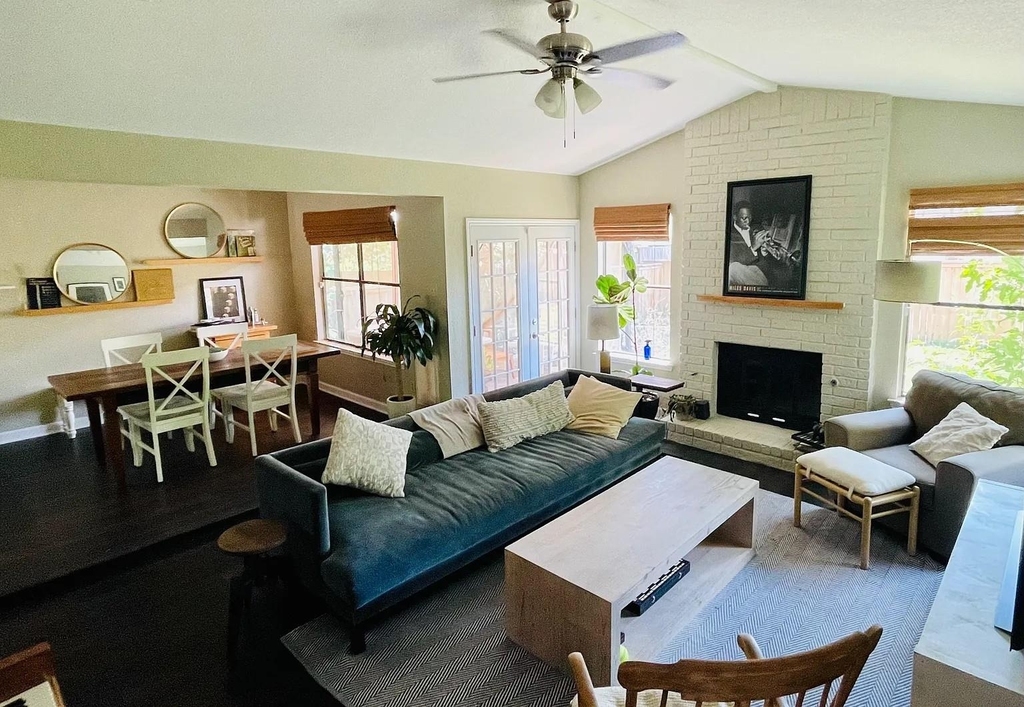2503 Monarch Dr - Photo 3
