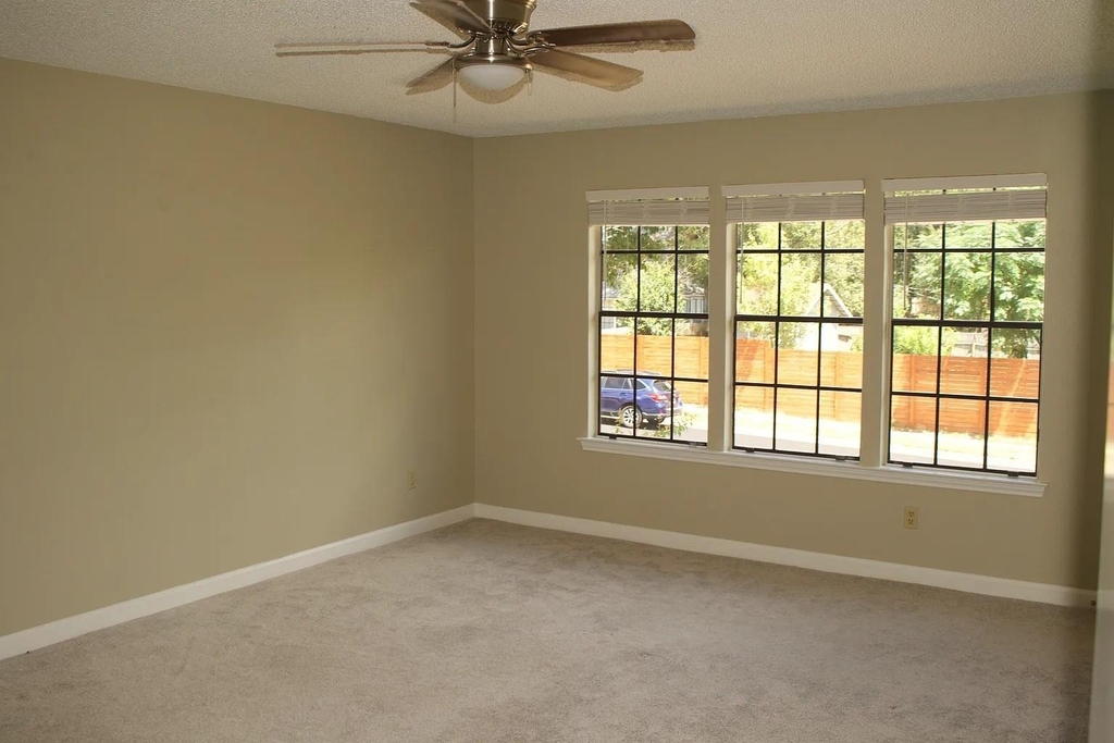 2503 Monarch Dr - Photo 18