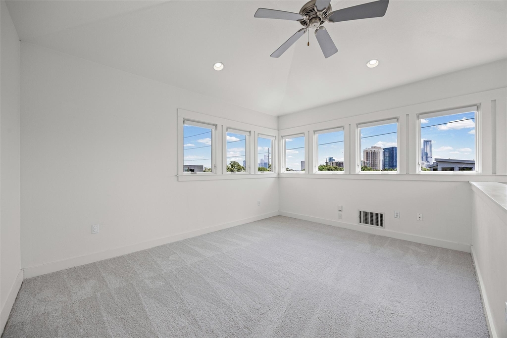 1301 San Bernard St - Photo 15