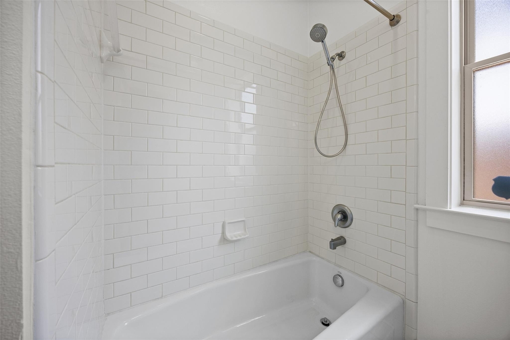 1301 San Bernard St - Photo 22