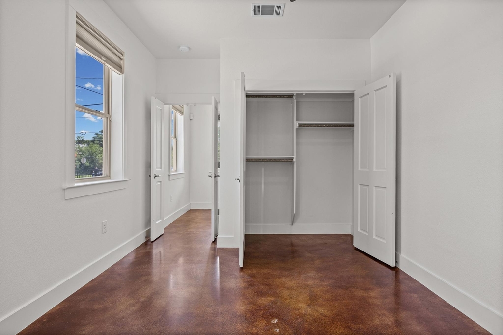 1301 San Bernard St - Photo 14