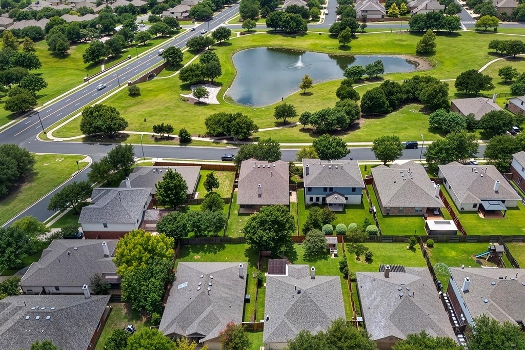 4489 Western Lake Dr - Photo 2