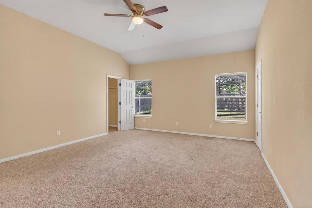 4489 Western Lake Dr - Photo 10