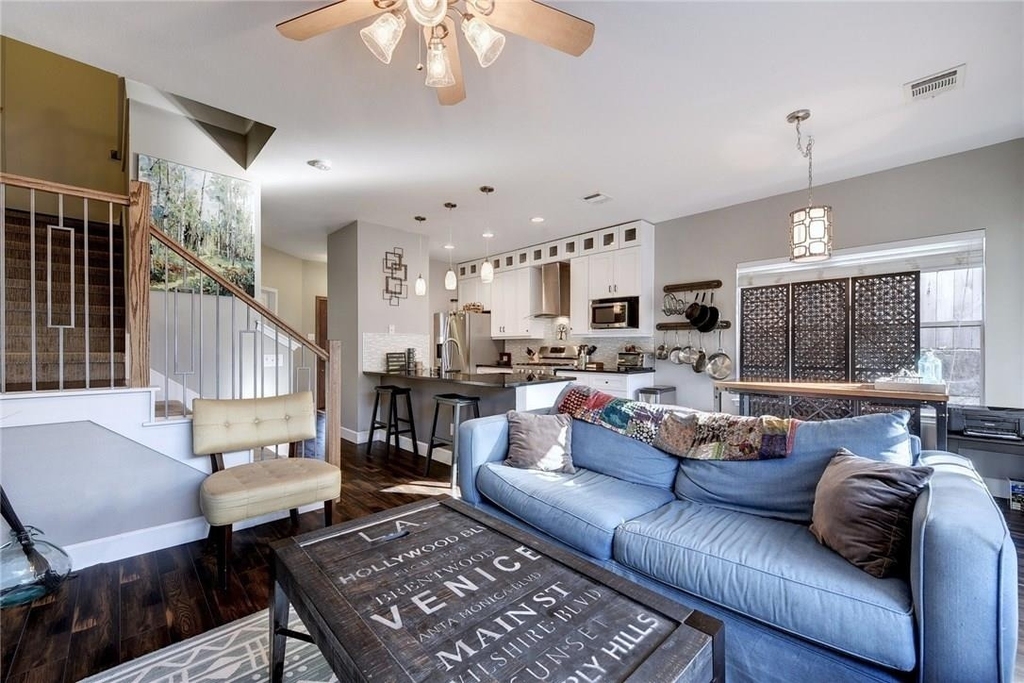 1700 Perez St - Photo 0