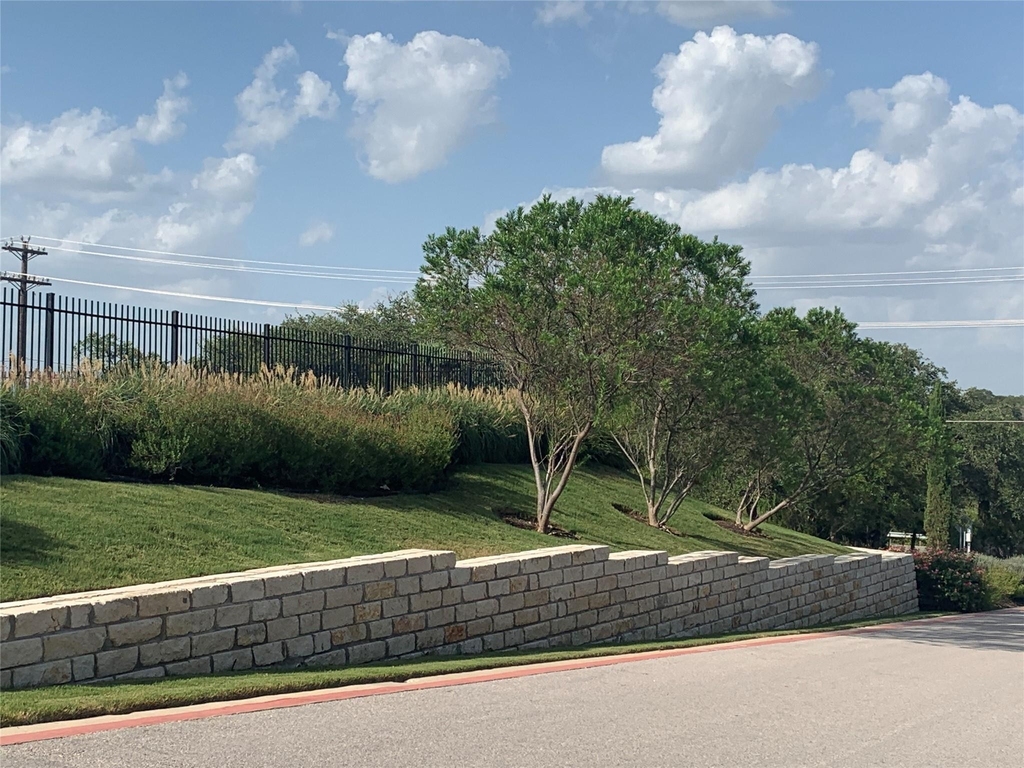 1701 S Bell Blvd - Photo 2