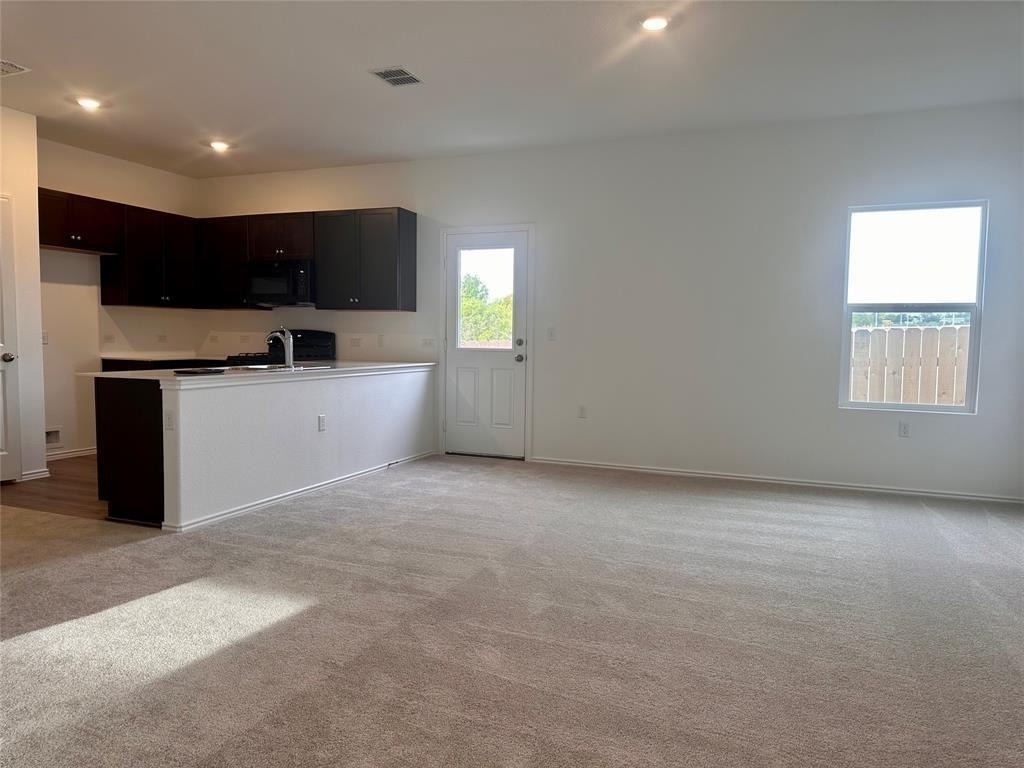 2525 Willkomen Way - Photo 1
