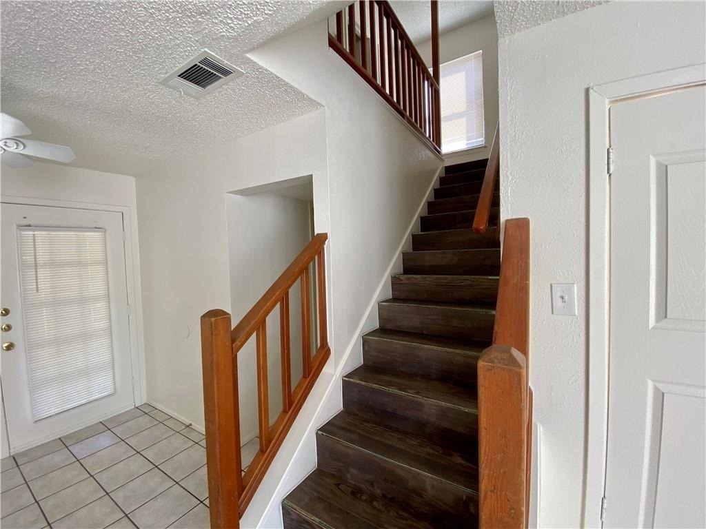 407 E 30th St - Photo 10