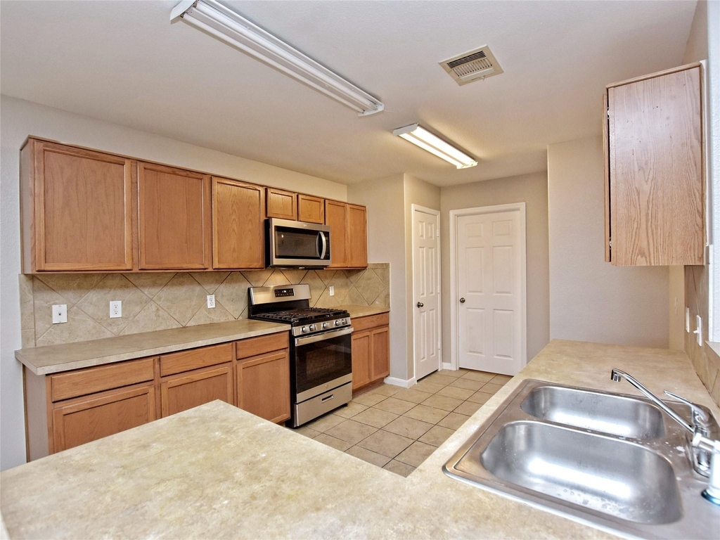 2300 Amy Lynn Ln - Photo 8
