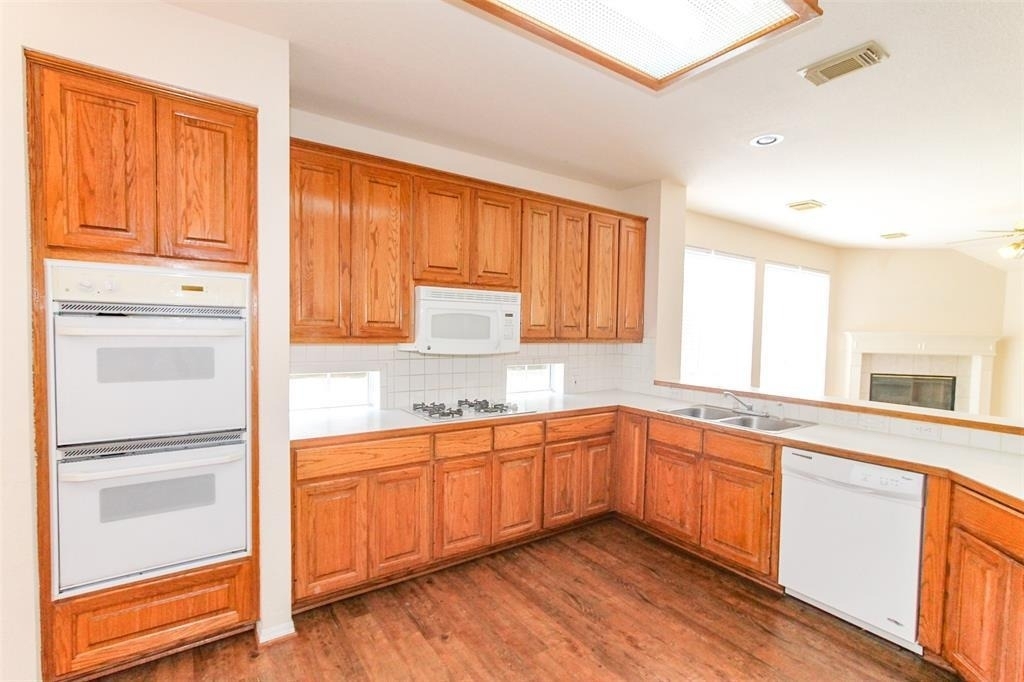 5921 Back Bay Ln - Photo 10