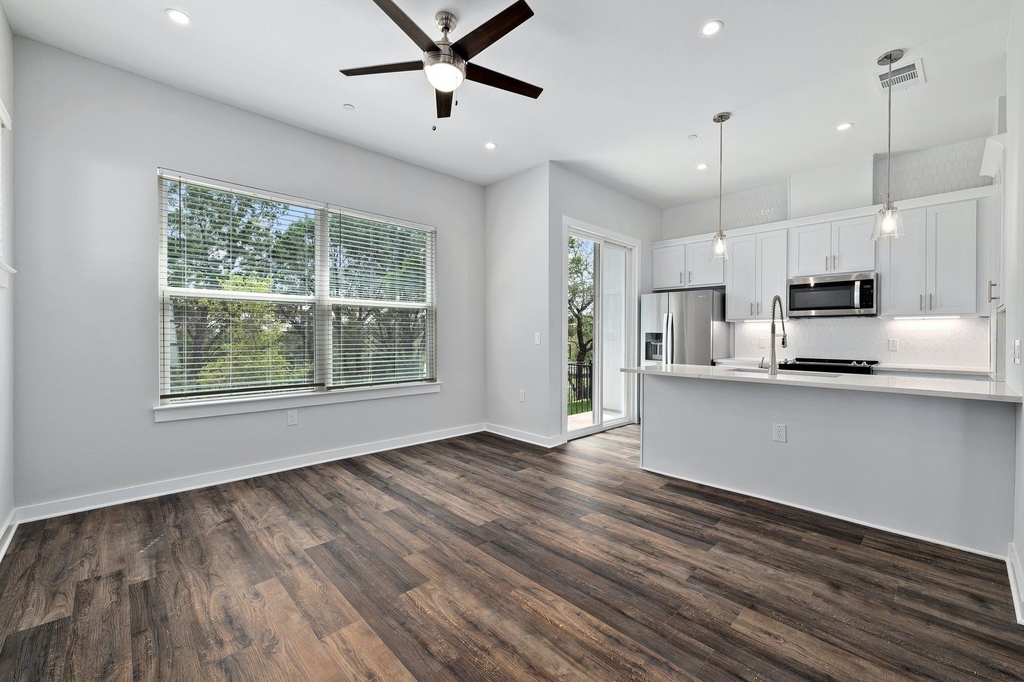 12001 Vista Parke Dr - Photo 3