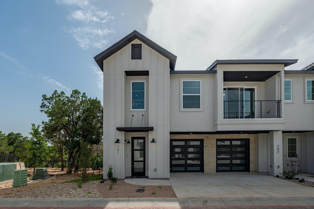 12001 Vista Parke Dr - Photo 0