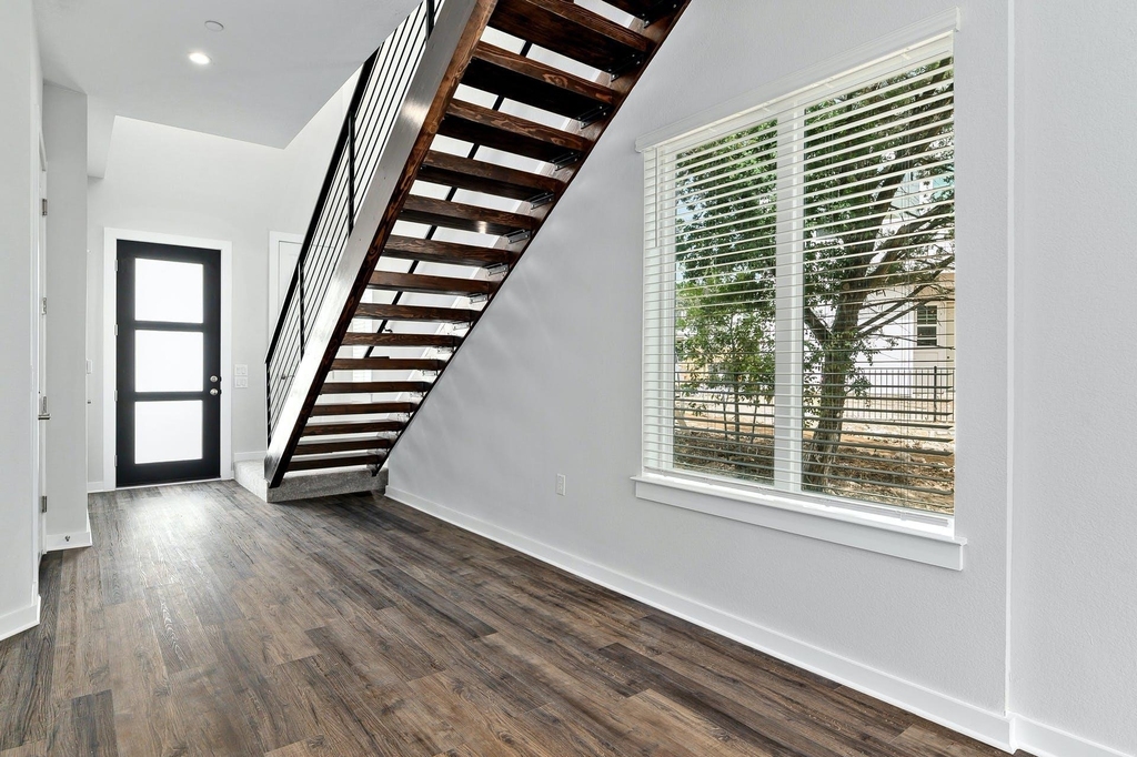 12001 Vista Parke Dr - Photo 2