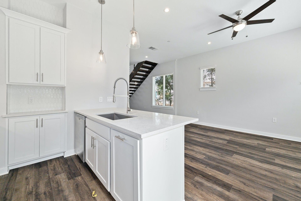 12001 Vista Parke Dr - Photo 10