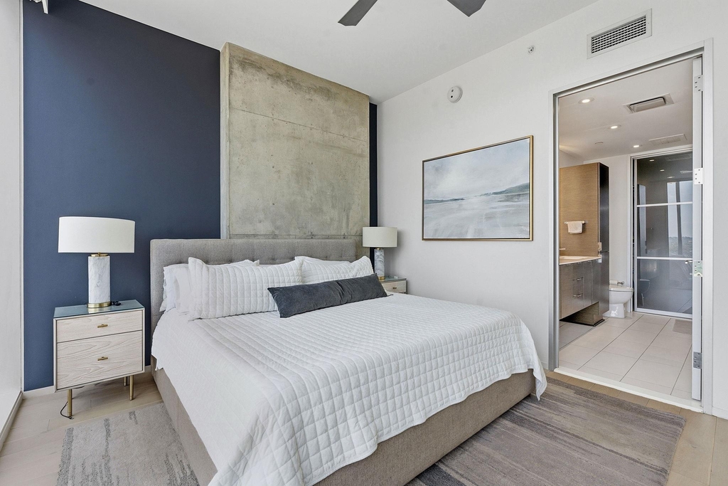 301 West Ave - Photo 8