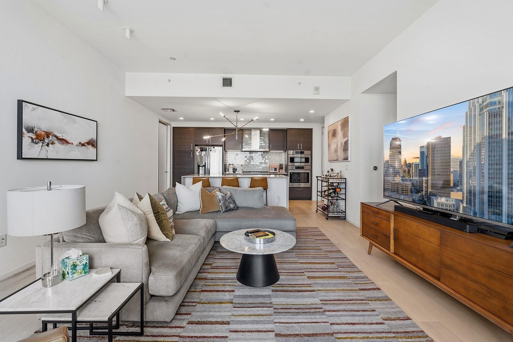 301 West Ave - Photo 1