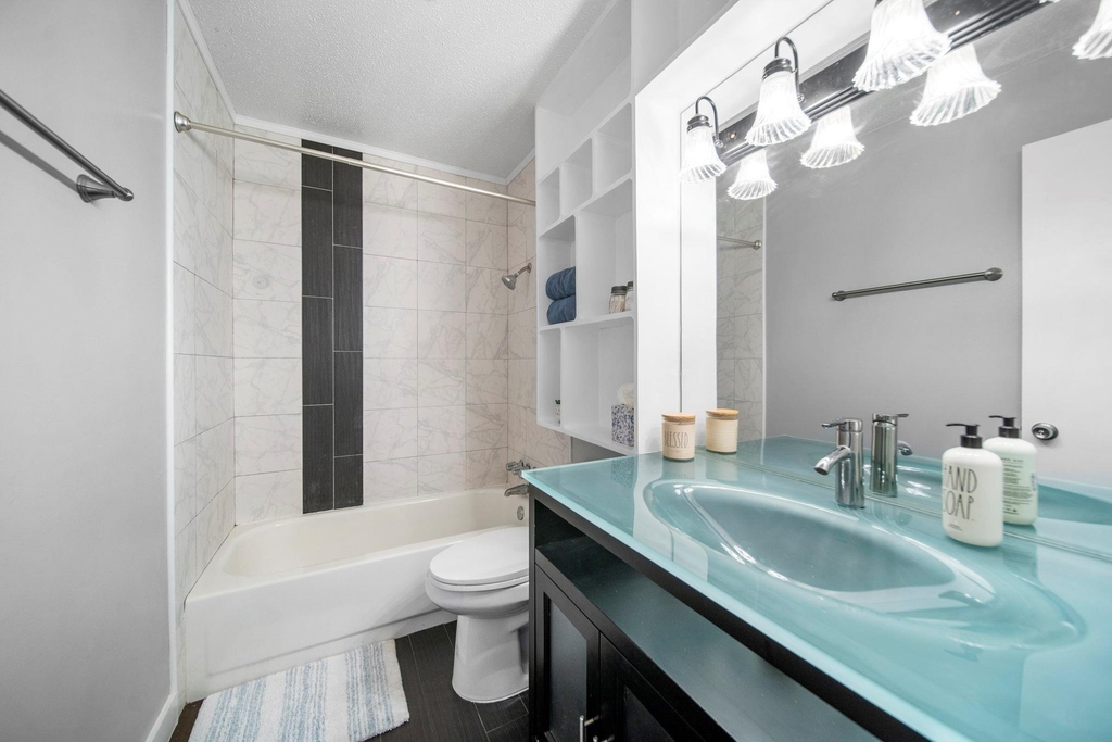 7409 Shadow Hill Dr - Photo 11