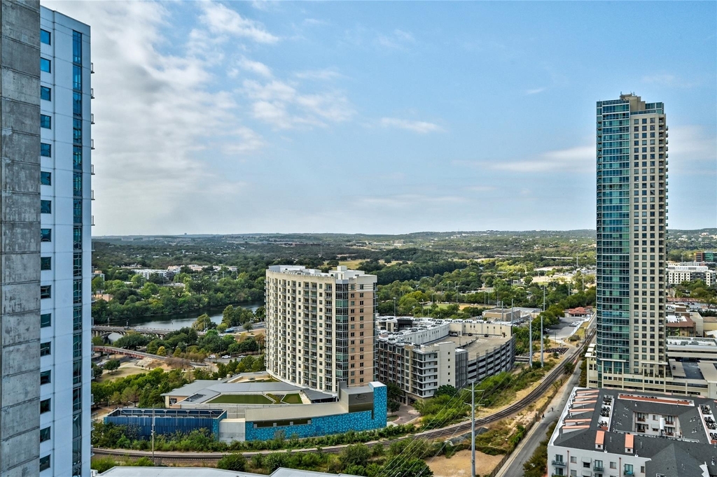 301 West Ave - Photo 11