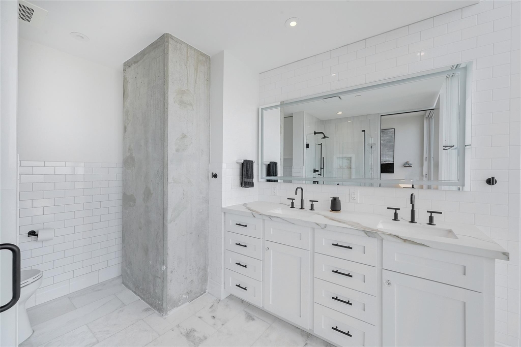 301 West Ave - Photo 4
