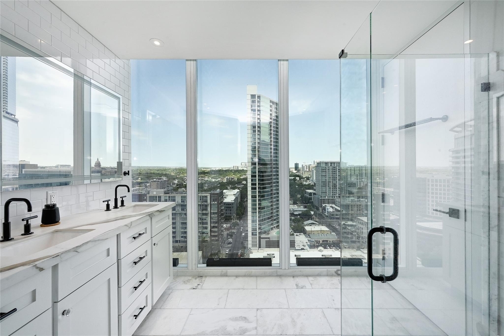 301 West Ave - Photo 12