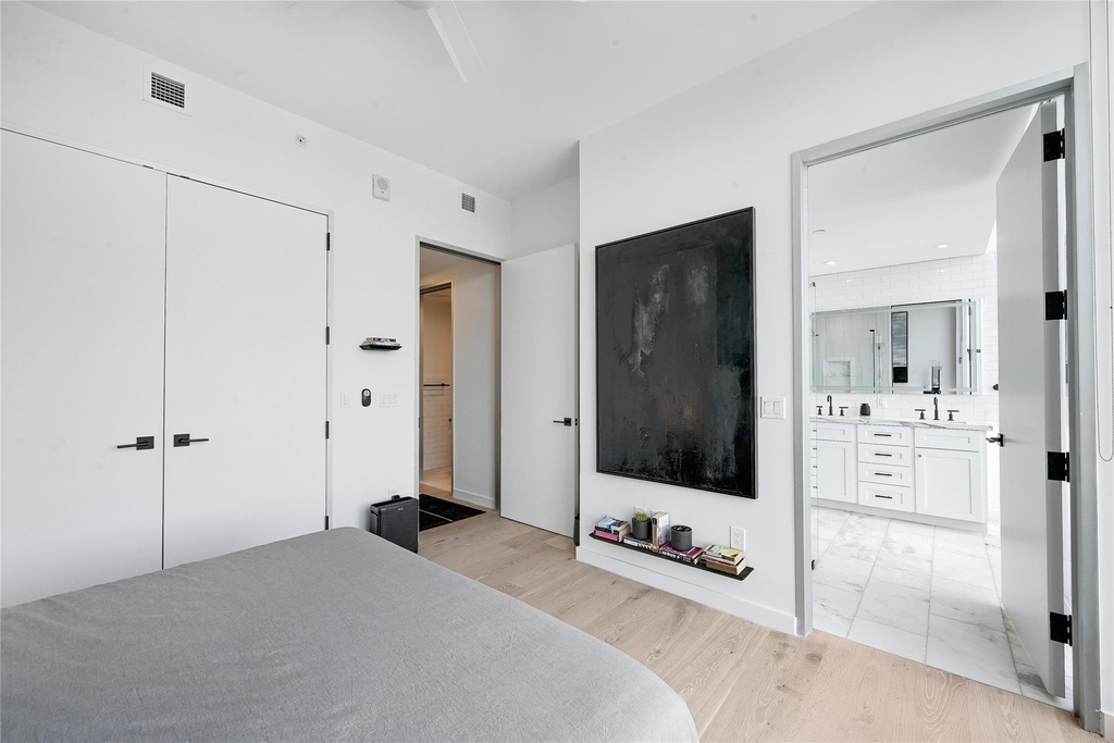 301 West Ave - Photo 8