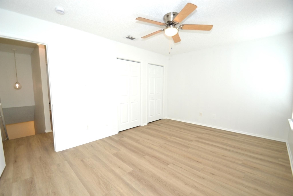 1202 Southport Dr - Photo 17