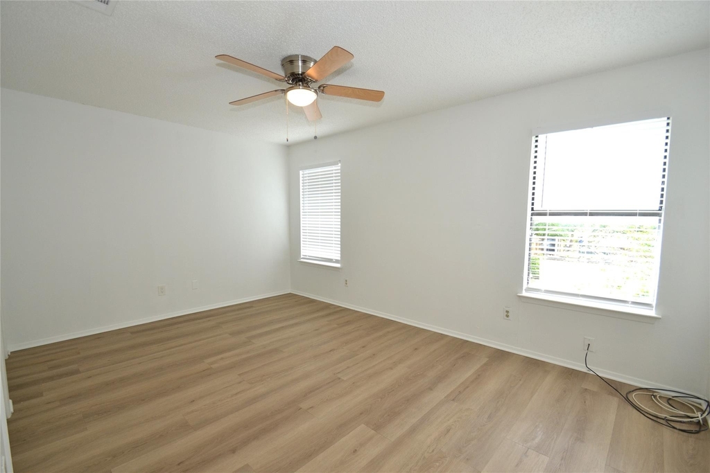 1202 Southport Dr - Photo 16