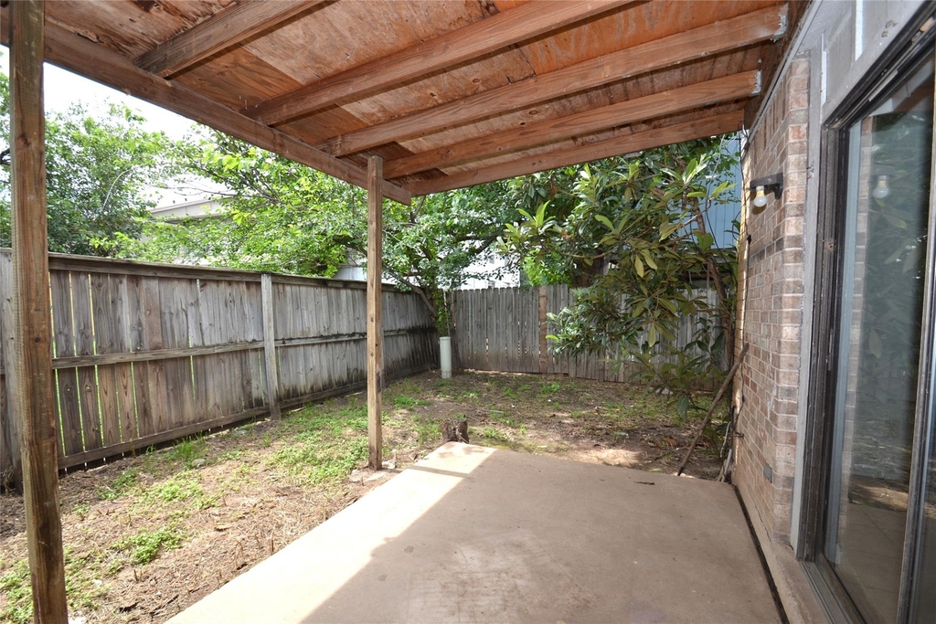 1202 Southport Dr - Photo 7
