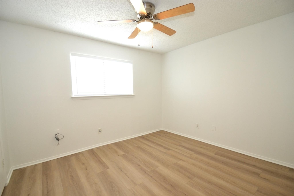 1202 Southport Dr - Photo 12