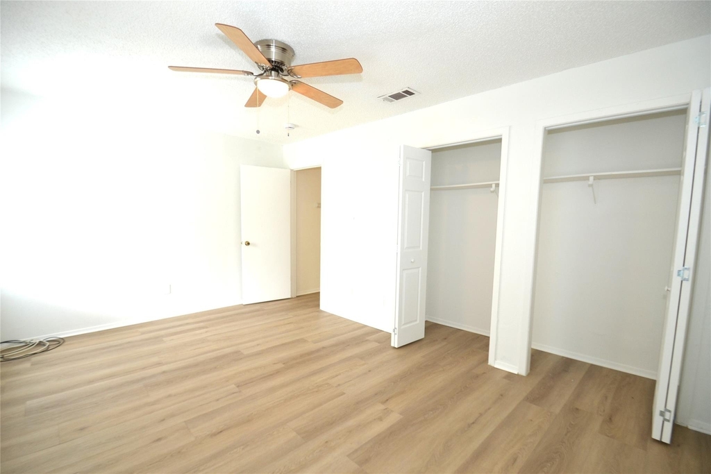 1202 Southport Dr - Photo 18
