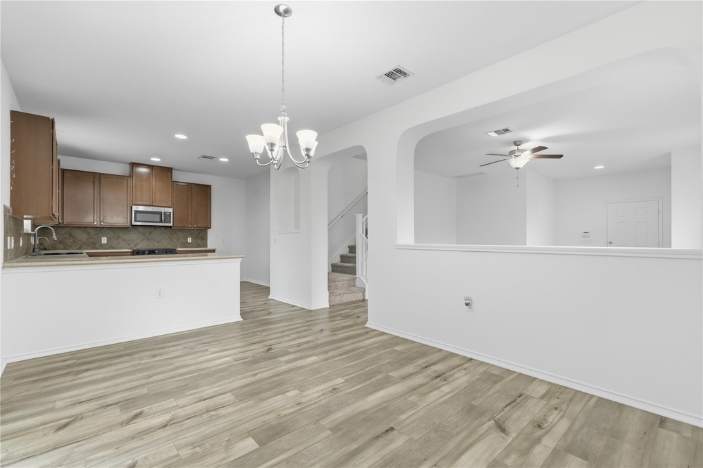 11200 Drumellan St - Photo 18