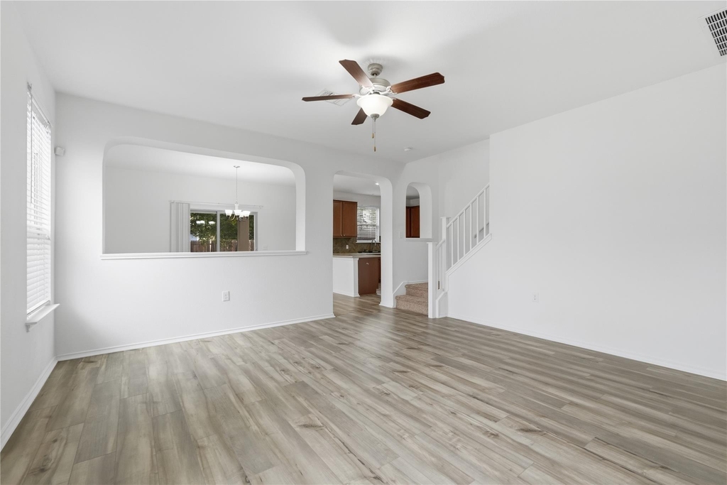 11200 Drumellan St - Photo 8