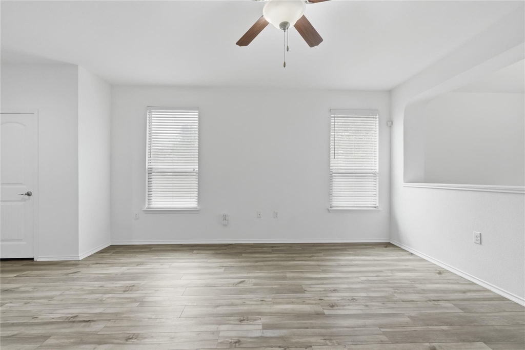 11200 Drumellan St - Photo 13