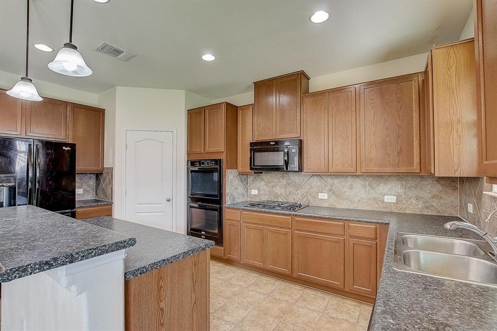 5912 Sardinia Dr - Photo 6