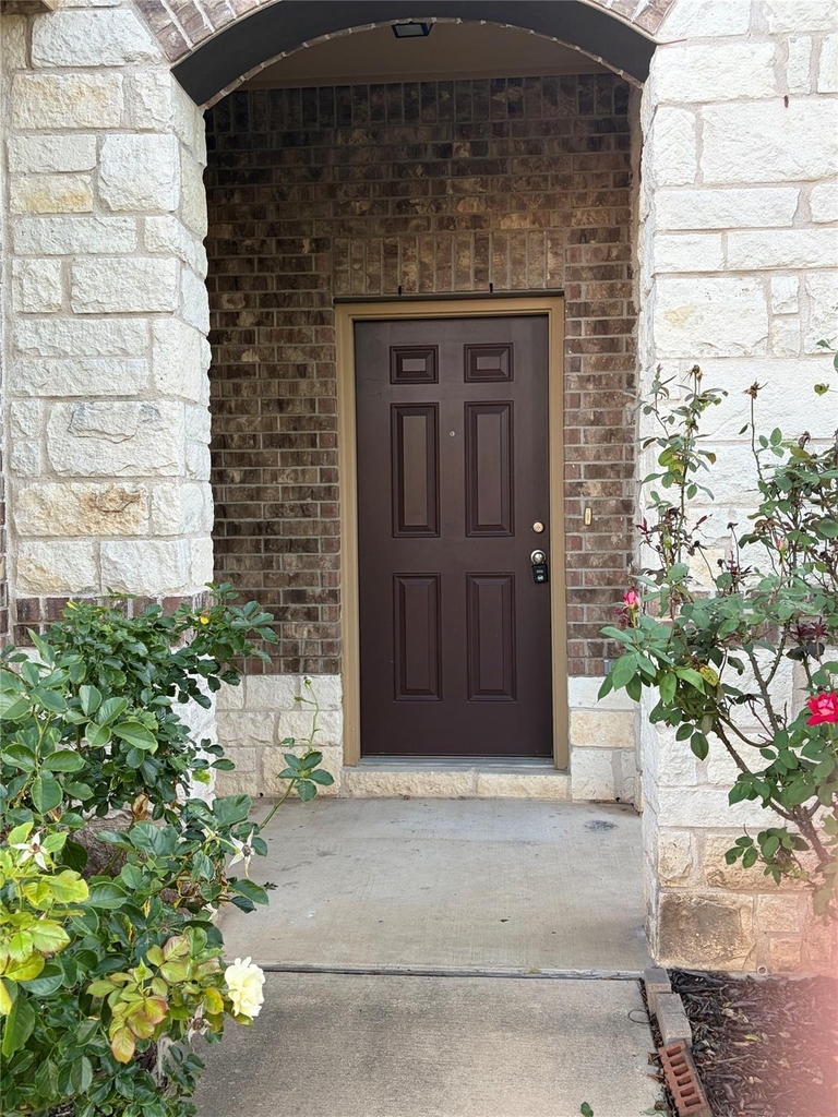 352 Martha Dr - Photo 1