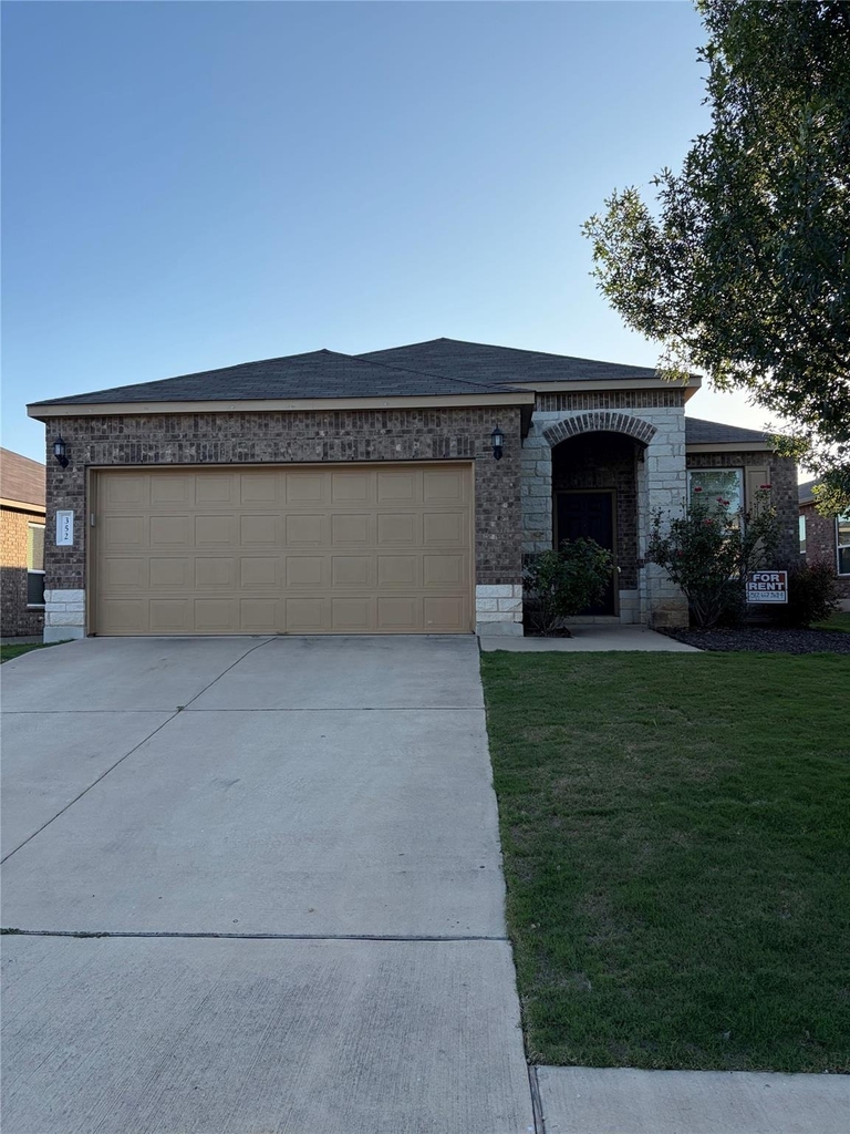352 Martha Dr - Photo 0