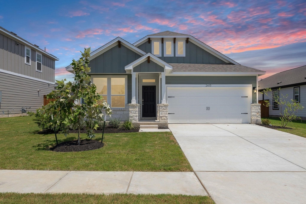 2415 Ekvall Dr - Photo 1