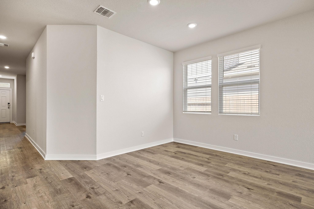 2415 Ekvall Dr - Photo 6