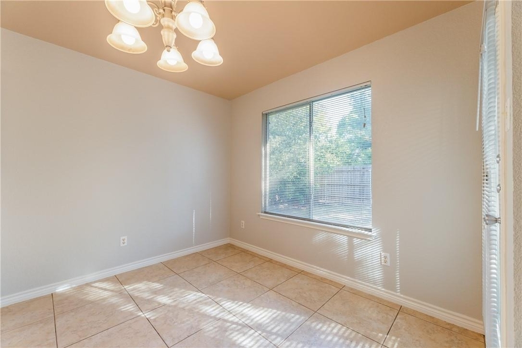 1506 Mayapple St - Photo 10