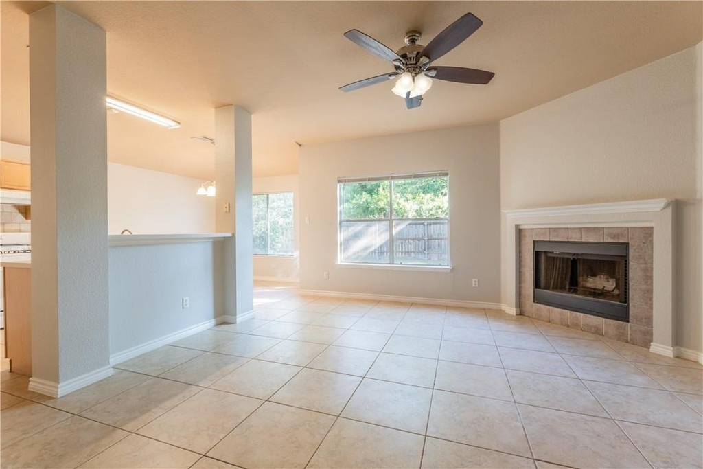 1506 Mayapple St - Photo 2